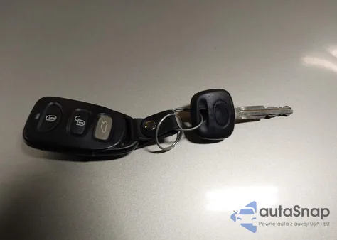 2004 Toyota Camry Solara Sle V6 z USA, uszkodzony, nr VIN 4T1CA30P44U020030